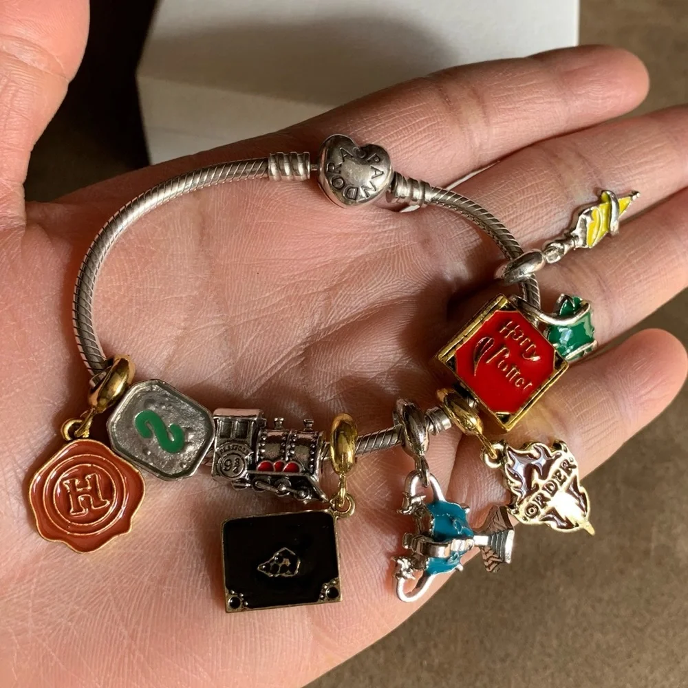 Pandora Snake Chain Heart Clasp Bracelet w/ NEW 9 Harry Potter Themed Charms EUC - Picture 3 of 11